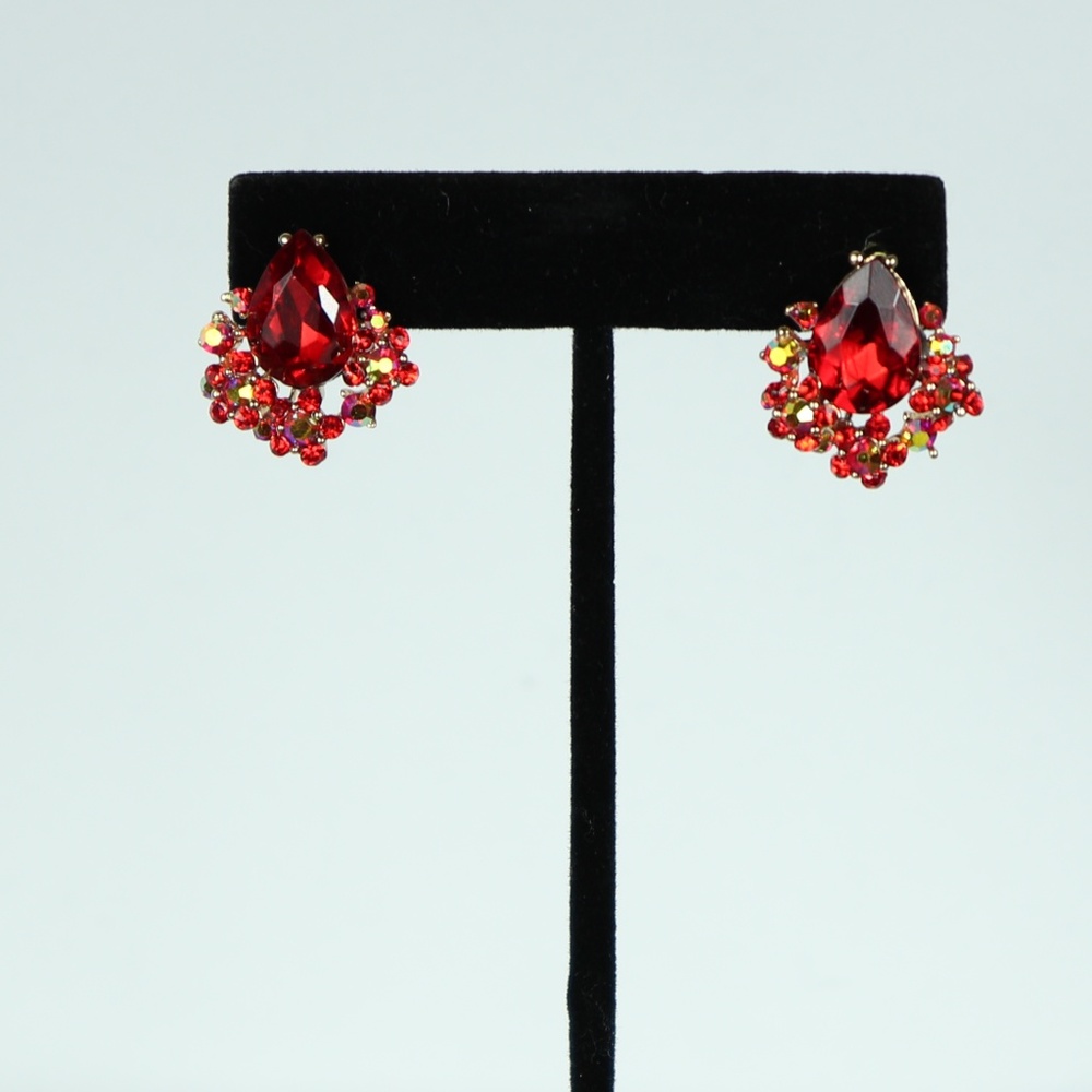 Ruby red statement earrings - Picture 2 of 2